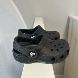 Black unisex Toddler size 7 Crocs
